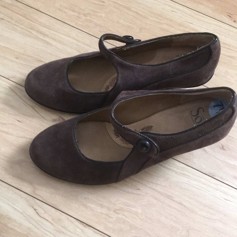 Comfy dressy shoes